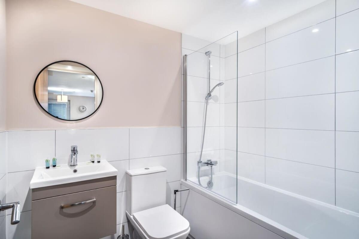 Modern & Spacious 2 Bed Apartment In Manchester Extérieur photo