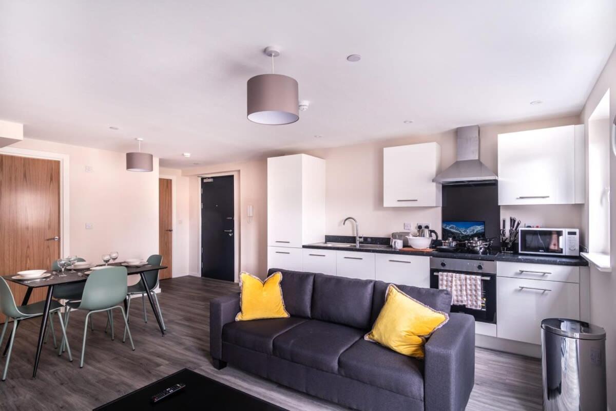 Modern & Spacious 2 Bed Apartment In Manchester Extérieur photo