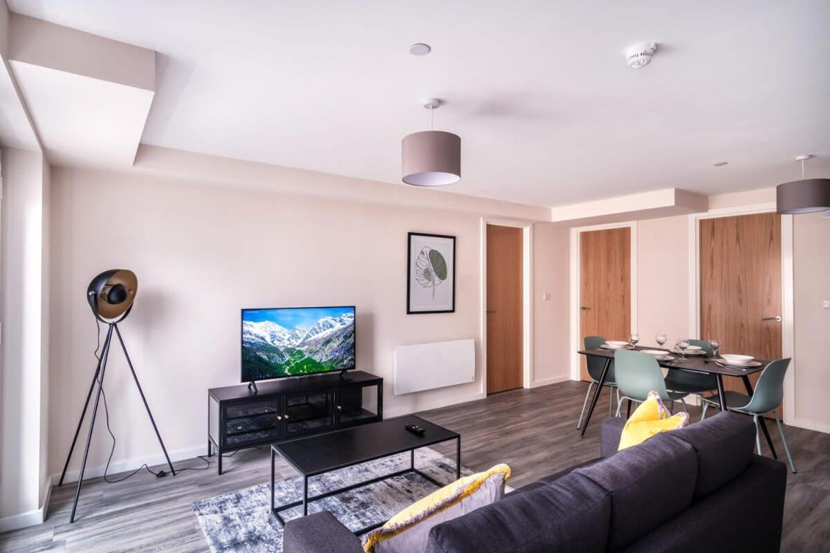 Modern & Spacious 2 Bed Apartment In Manchester Extérieur photo
