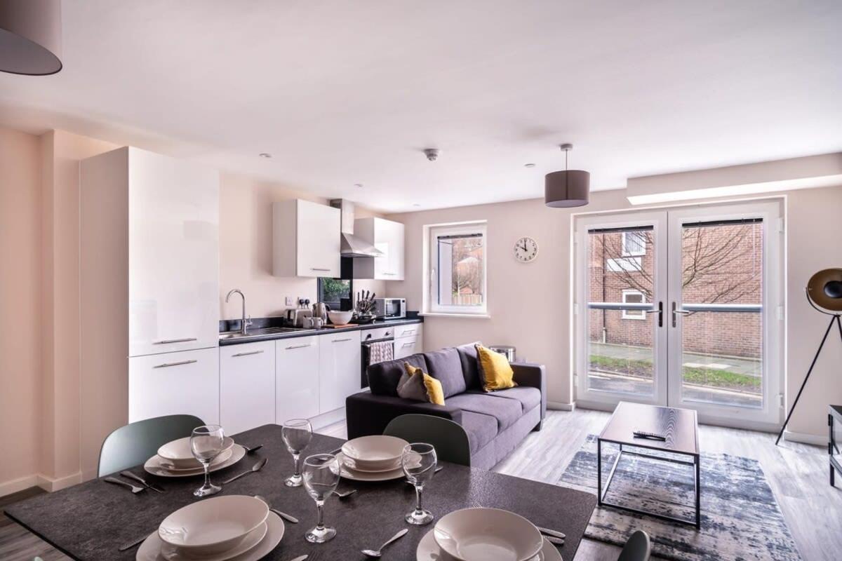 Modern & Spacious 2 Bed Apartment In Manchester Extérieur photo