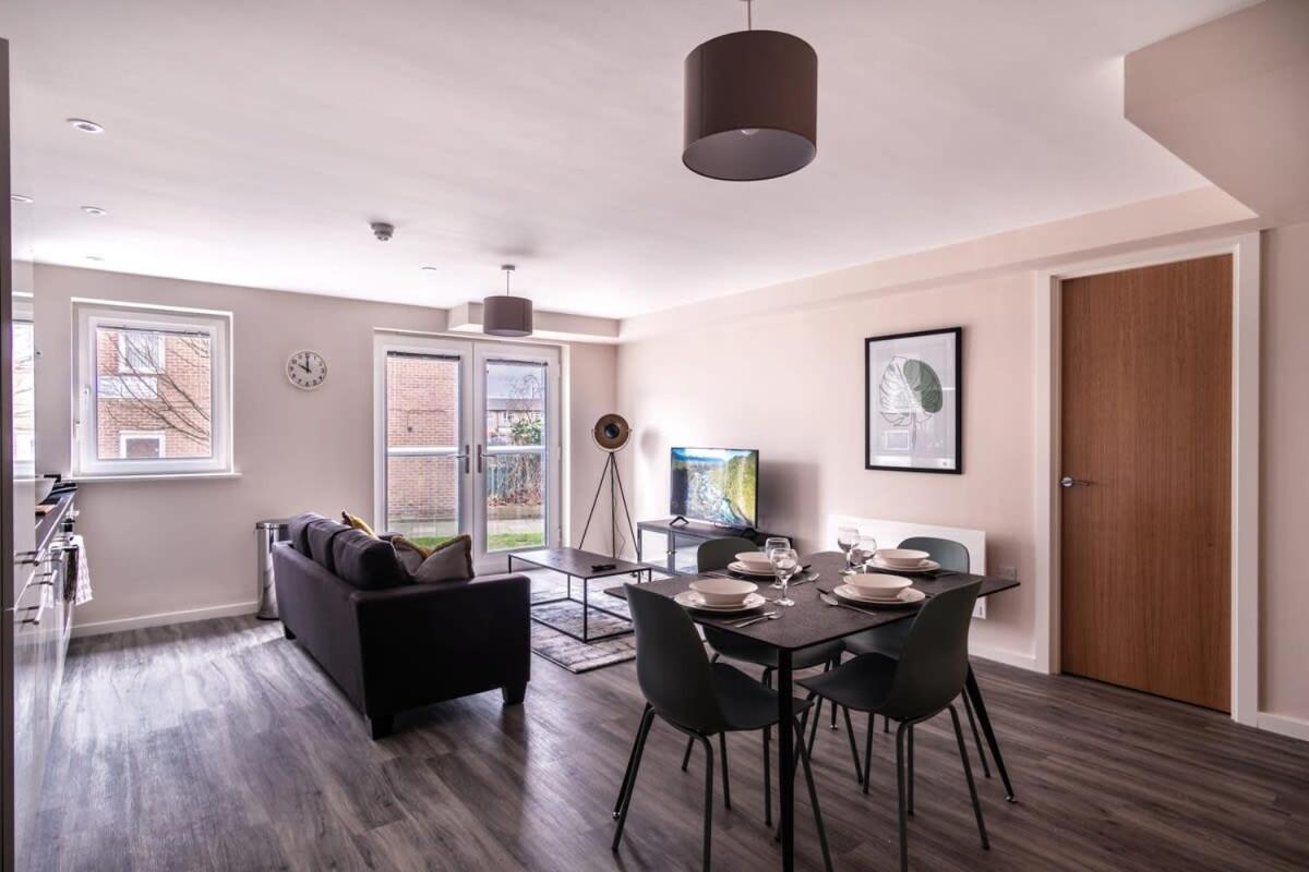 Modern & Spacious 2 Bed Apartment In Manchester Extérieur photo