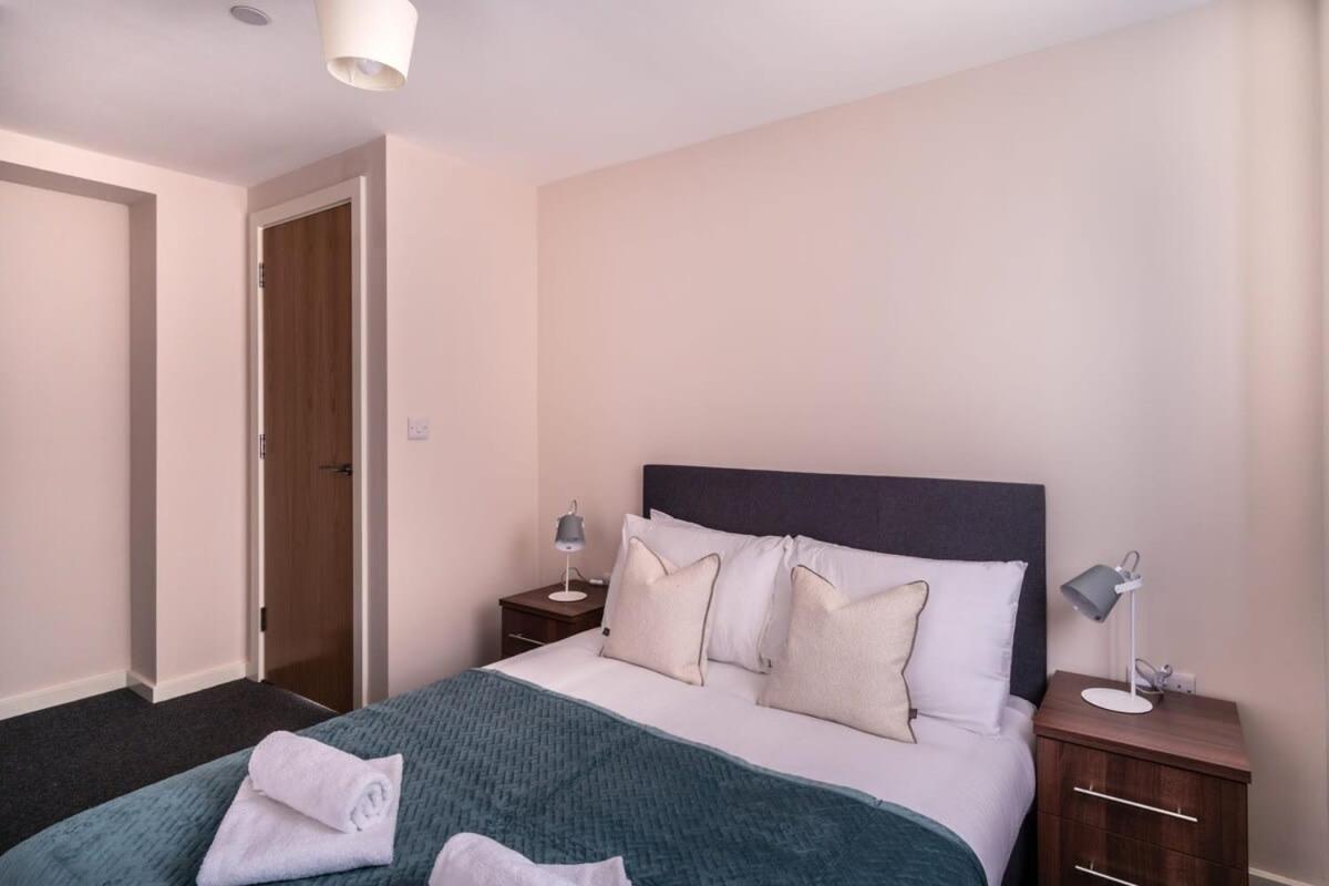 Modern & Spacious 2 Bed Apartment In Manchester Extérieur photo