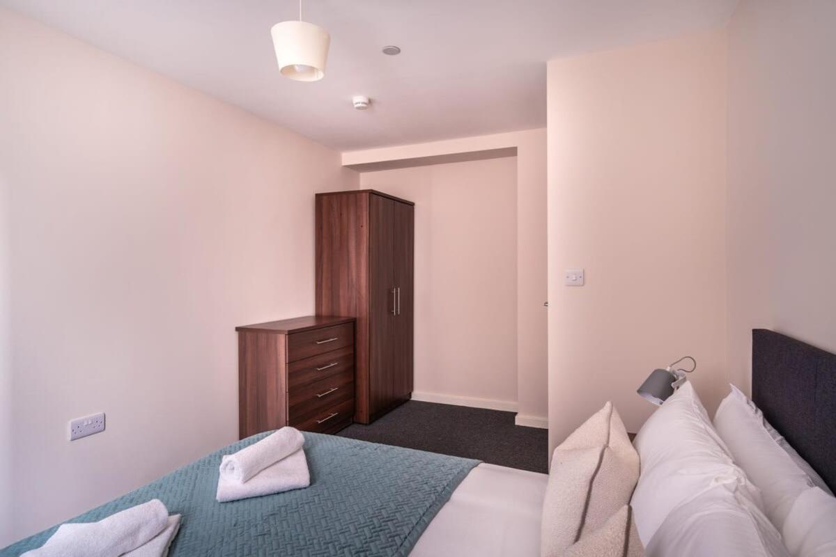 Modern & Spacious 2 Bed Apartment In Manchester Extérieur photo
