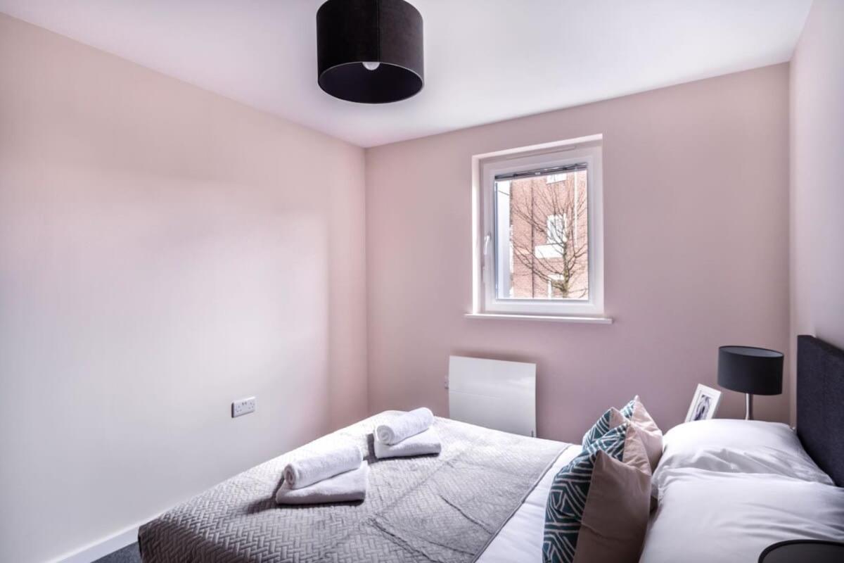 Modern & Spacious 2 Bed Apartment In Manchester Extérieur photo