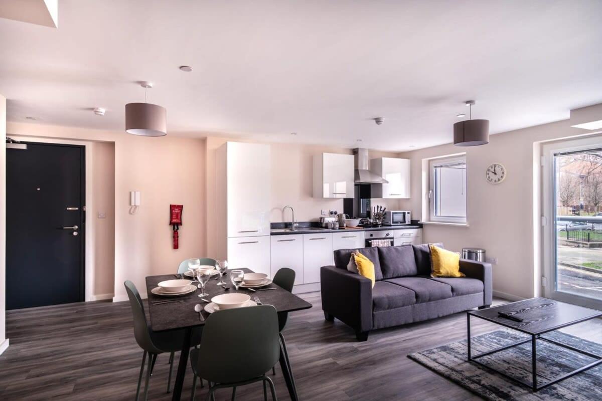 Modern & Spacious 2 Bed Apartment In Manchester Extérieur photo
